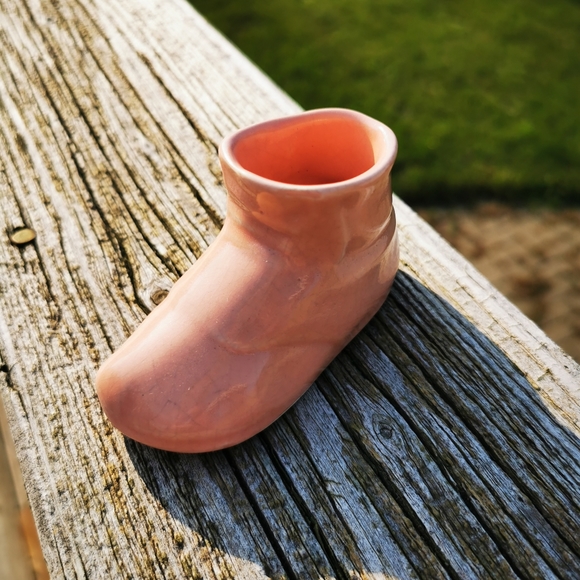 Vintage Porcelain Salmon Pink Baby Shoe Planter - Picture 2 of 14